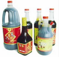 全自動液體灌裝機灌裝效果